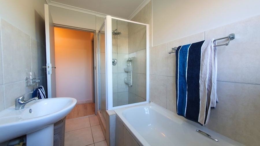 2 Bedroom Property for Sale in Heiderand Western Cape